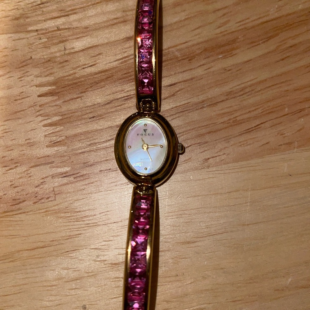 Focus pink crystal watch